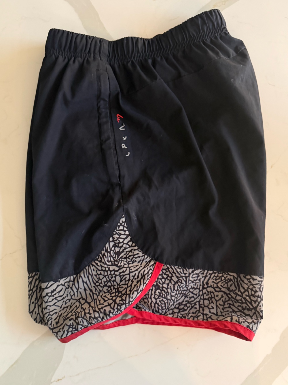 Virus origin v2 men’s shorts small